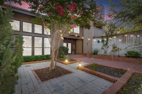 704 Oakwood Trail Fort Worth TX 76112