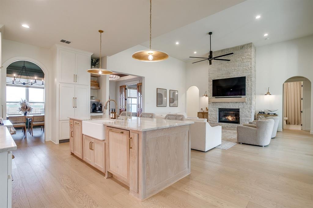 Bella Flora - Residential