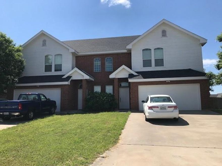 Amazing 3 bedroom 2 and a half bath! You will love this home! Open and inviting! Large bedrooms and closets! Big open kitchen, 2 car garage! Nice large yard surrounded by a privacy fence! All kitchen appliances included. 
Owner must approve all pets
Requires enrollment in resident benefit package. Resident Liability insurance is required.