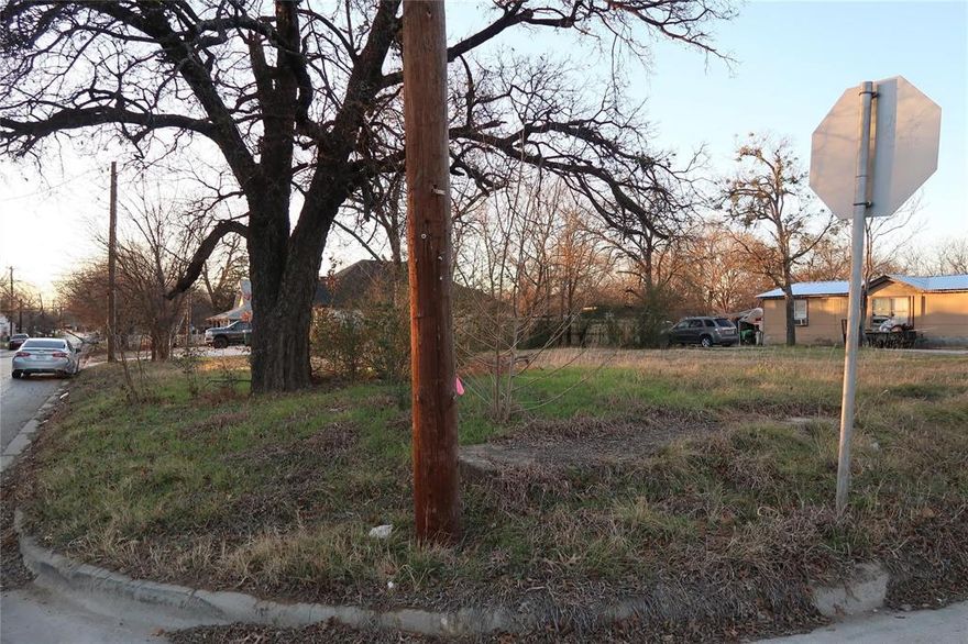 Bring your ideas! 9,000 sq ft lot size! Vacant land ready for you to build!