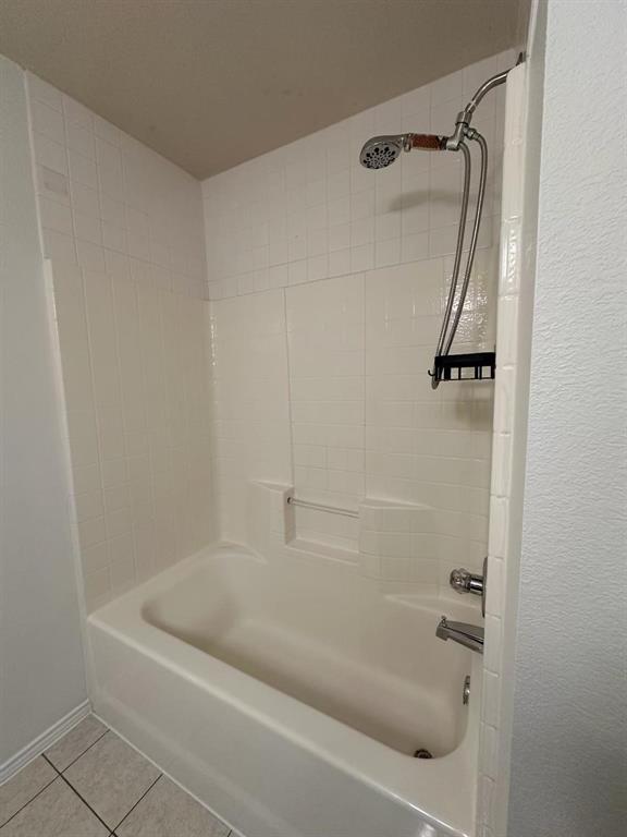 Parkway Village 02 - Residential Lease