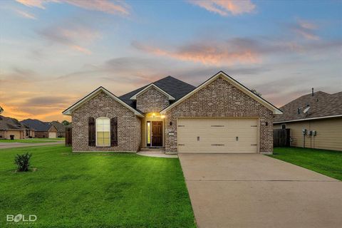 367 Avondale Lane Bossier City LA 71112