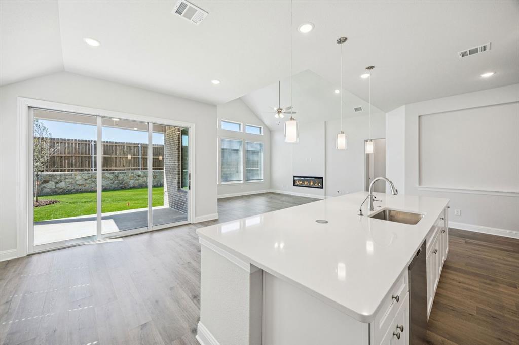 4356 W Addison Street