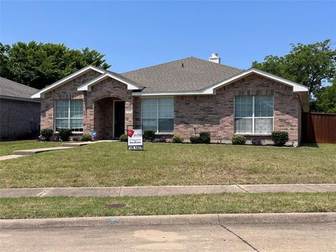 195 Rolling Court Lancaster TX 75146