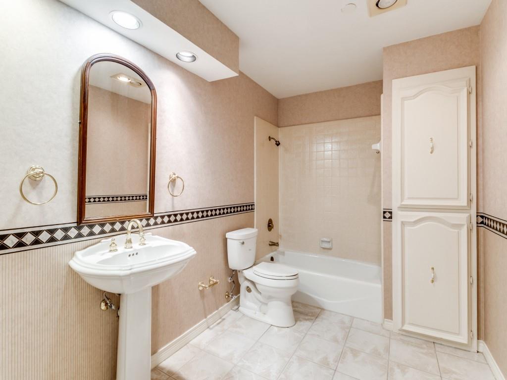 Williamsburg At Preston - Residential