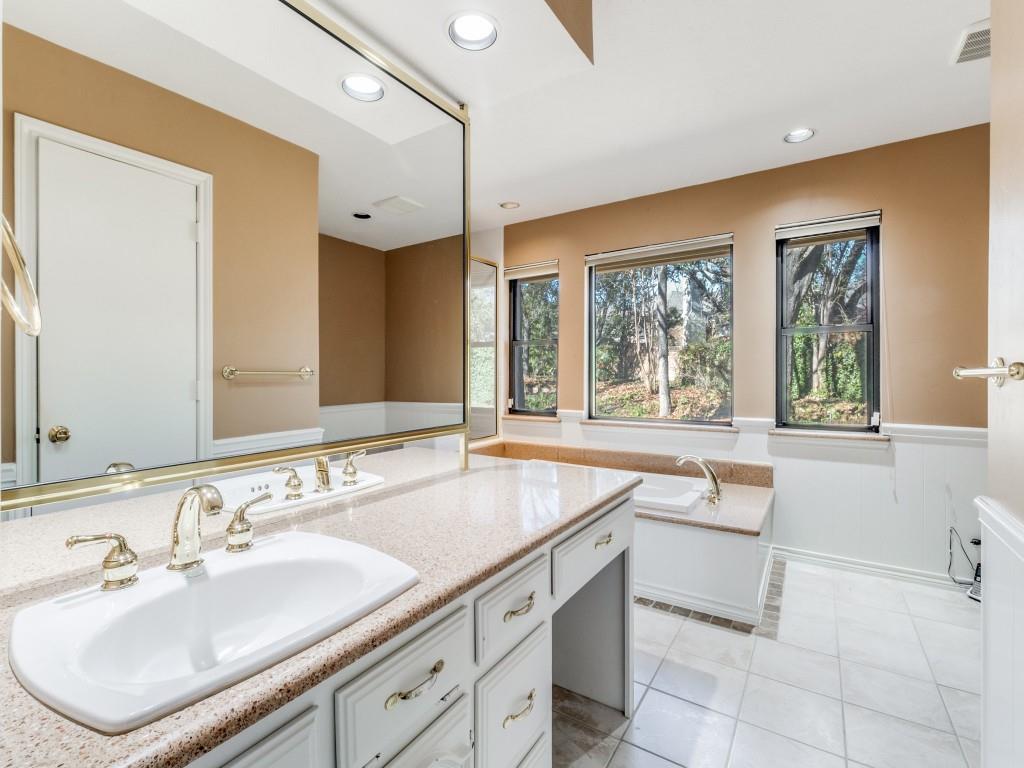 Williamsburg At Preston - Residential