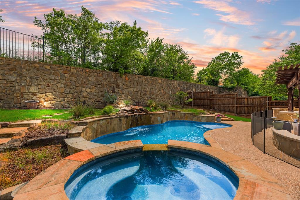 5905 Waterford Lane