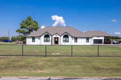 4768 Pebble Creek Drive Aubrey TX 76227