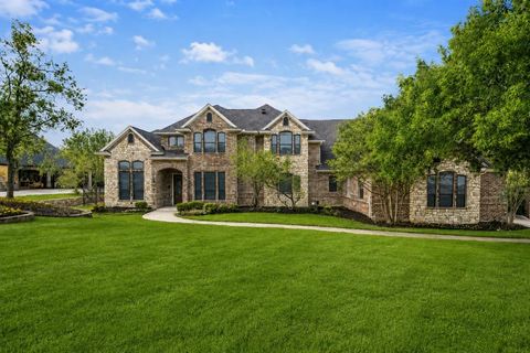 Photo of 153 Crest Canyon Drive, Fort Worth, TX 76108 (MLS # 21292595)