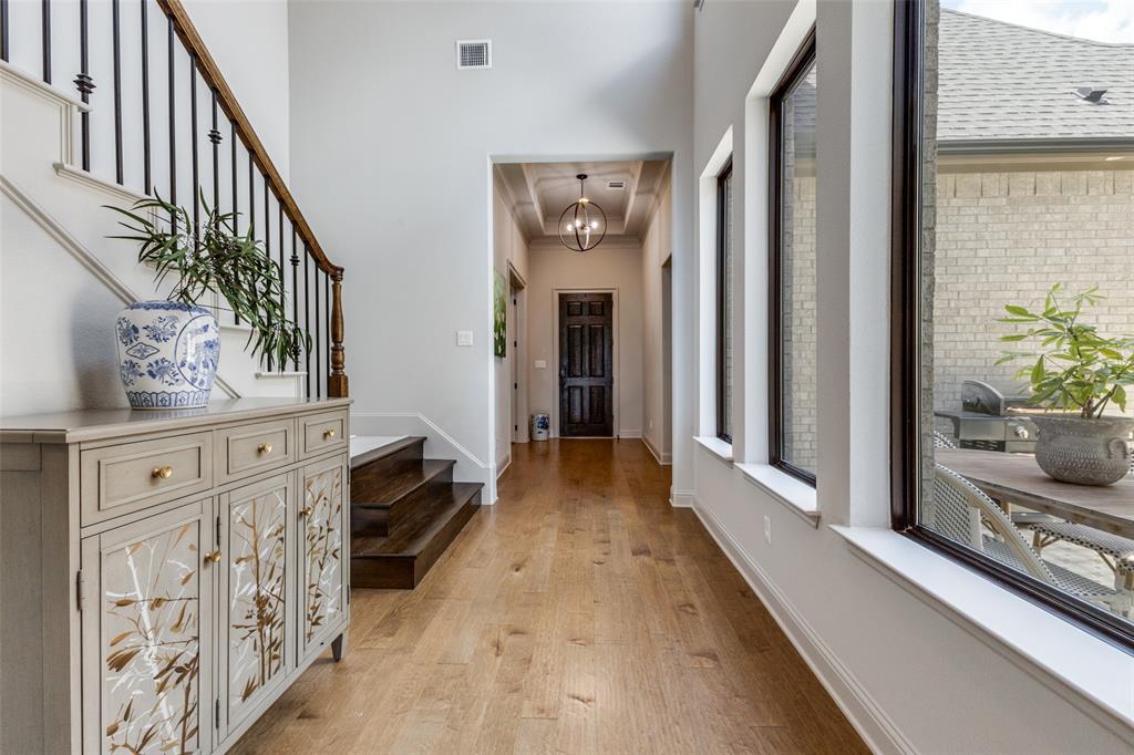 933 Sydney Lane