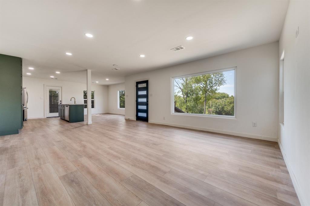 3134 W Jefferson Boulevard