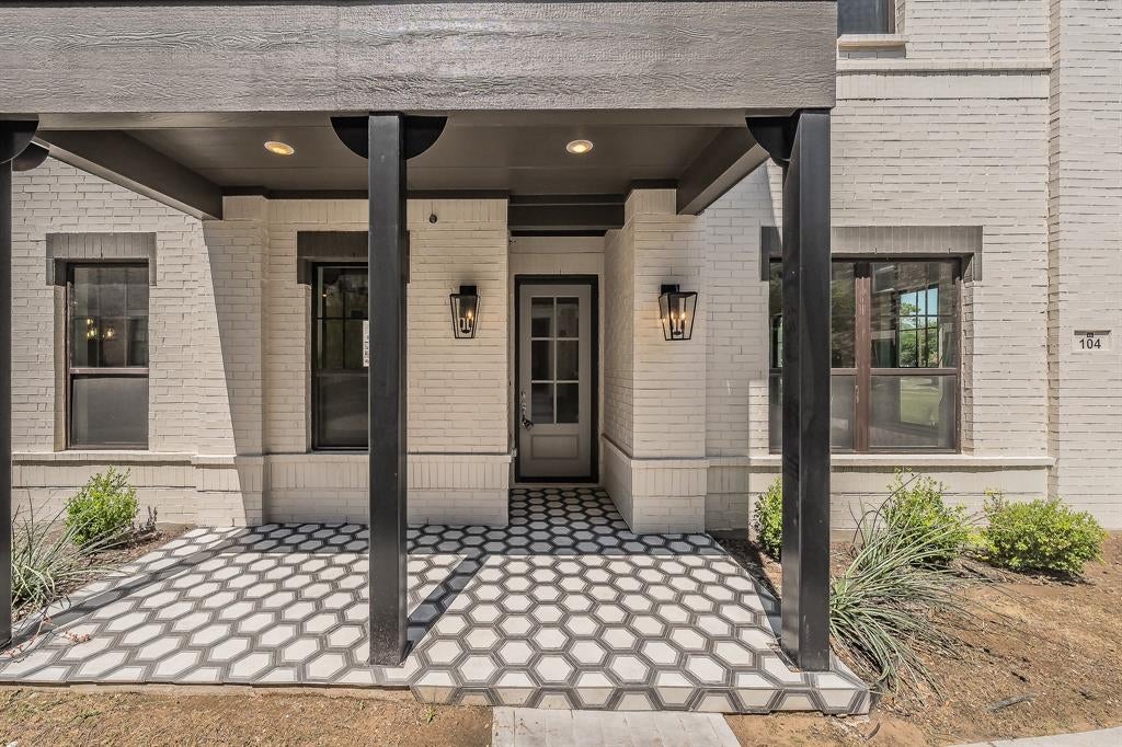 305 Sunset Lane 104
