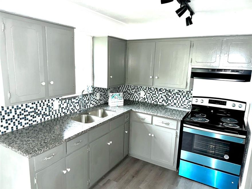 Looking for a cozy and affordable home in the heart of beautiful Winnsboro? Look no further! This charming 3-bedroom, 1.5-bathroom home offers a perfect blend of comfort and style. Whether you're a first-time homebuyer or looking to downsize, this property is ready to welcome you.
This well-maintained property is ideal for anyone looking to settle in a peaceful, small-town atmosphere while still being close to all the conveniences you need.

Don’t miss out on this wonderful opportunity to make this house your new home! Contact us today to schedule an appoitment.