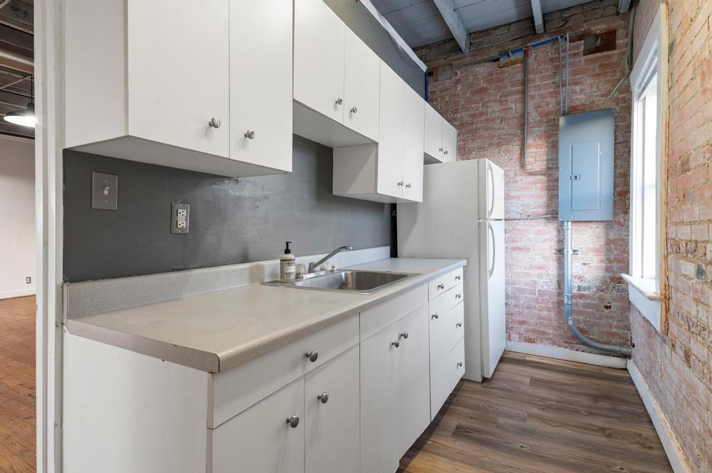 Loving A R Add - Commercial Lease