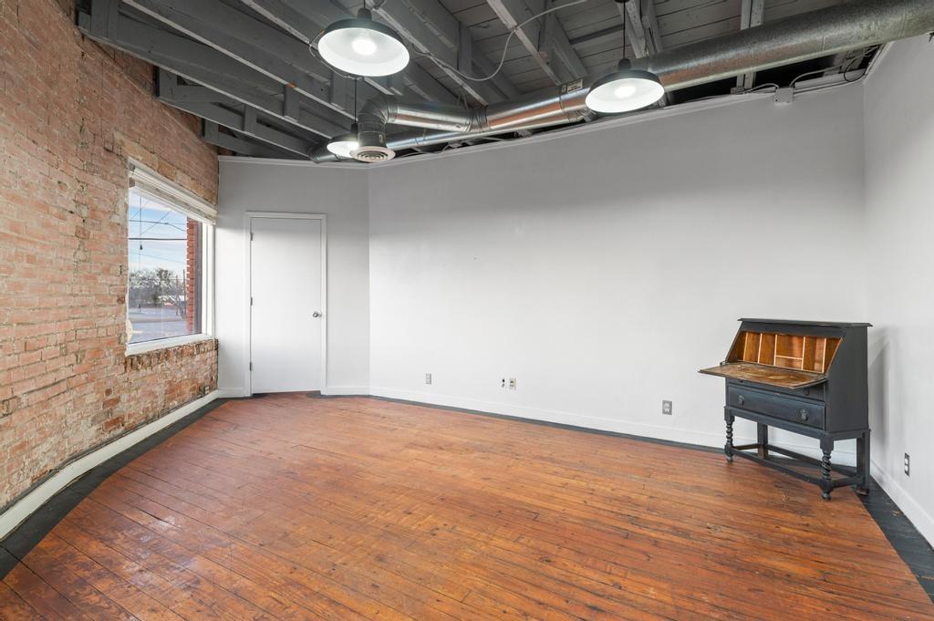 Loving A R Add - Commercial Lease