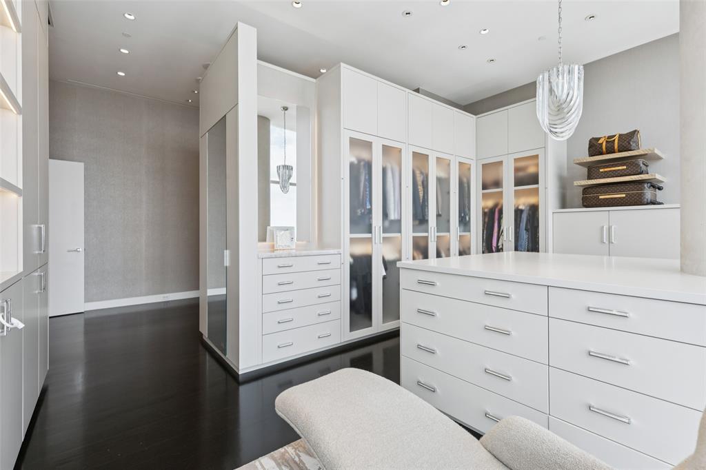 Museum Tower - Residential