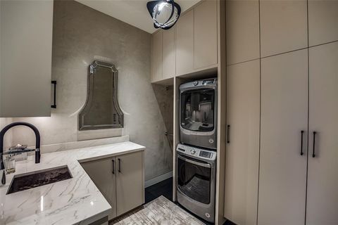 Tiny photo for 1918 Olive Street #4202, Dallas, TX 75201 (MLS # 21086233)