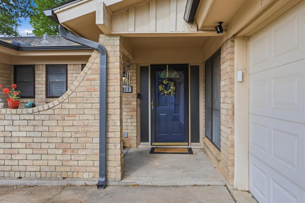 1917 Hurstview Drive