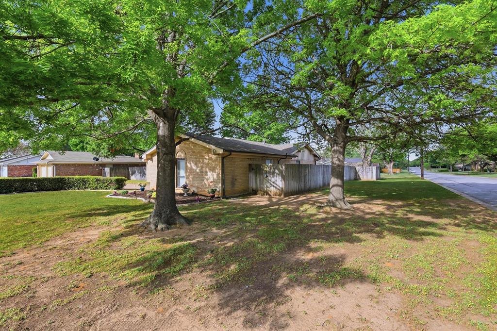 1917 Hurstview Drive