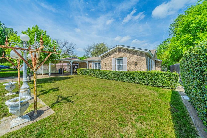 Great investment property, sizeable home with a lot of space and potential. 4 bed 2 bathroom, no assignments will be allowed, no wholesalers please.