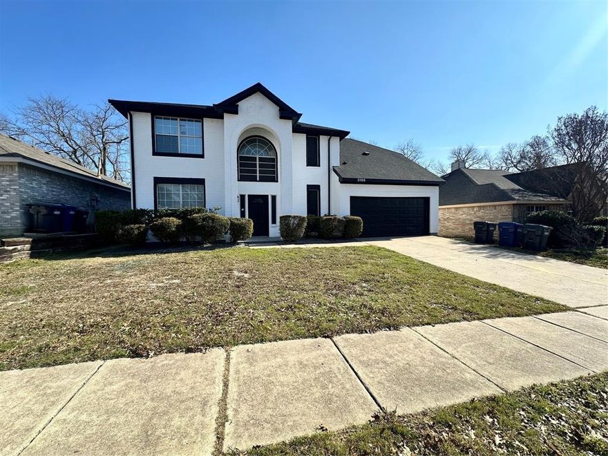 Charming recently updated 5-bedroom, 3-bath home in McKinney offering space, comfort, and great outdoor living. The functional layout features bright living areas and a kitchen that opens to the main living space—perfect for everyday living and entertaining. Recent updates include new interior and exterior paint, a new roof (Sept 2025), and a fully serviced HVAC system only 3 years old. The backyard is an entertainer’s retreat with a new pergola (Jan 2026) and a professionally built, lighted pickleball court (Jan 2026). Additional features include a 2-car garage with epoxy flooring and convenient access to schools, parks, shopping, dining, major highways, and a nearby golf course. 

Seller offering $5,000 toward closing costs with preferred lender PF+Co powered by Nexa Mortgage