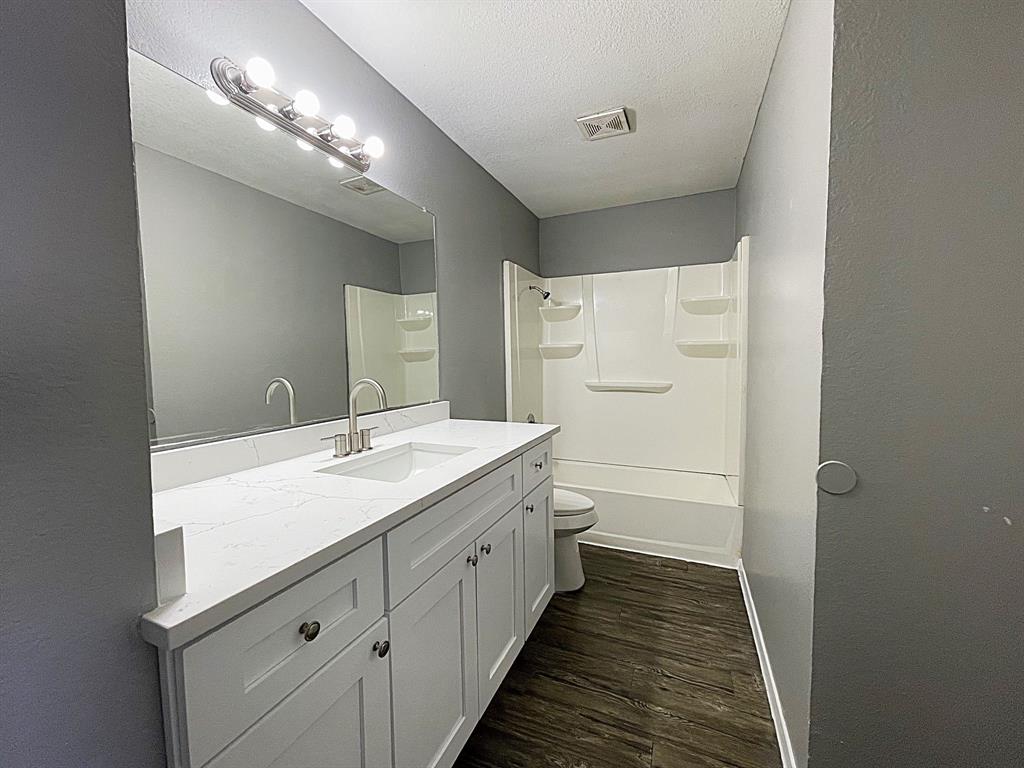 Cedar Rdg Arlington Twnhms Bld - Residential Lease