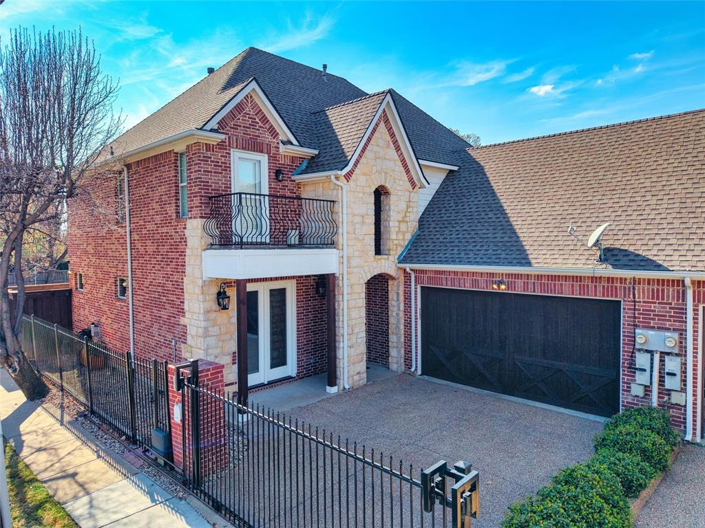 ALCOTT FITZHUGH HEIGHTS - Residential