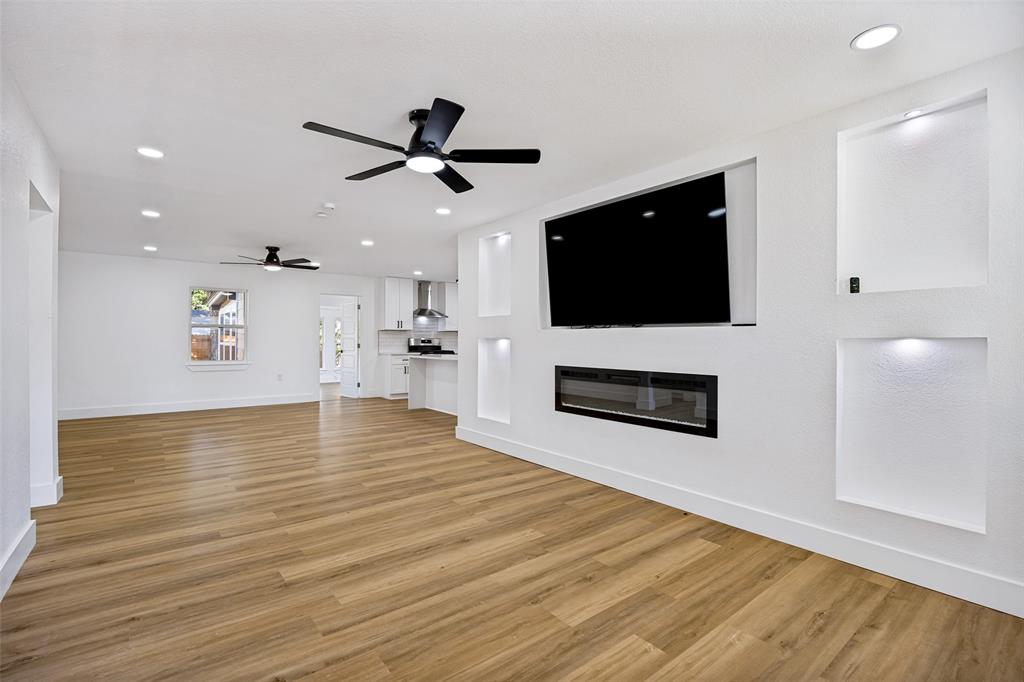609 Warren Drive
