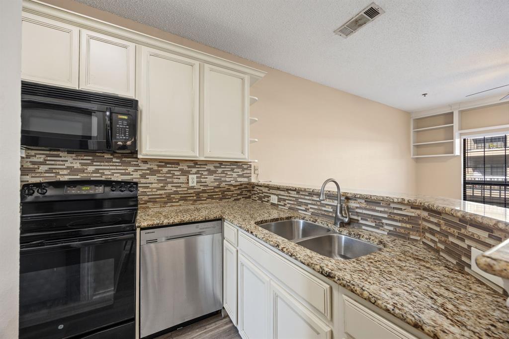 Lovers Lane Condos Ph 01 04 - Residential