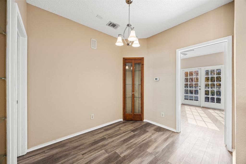 Lovers Lane Condos Ph 01 04 - Residential