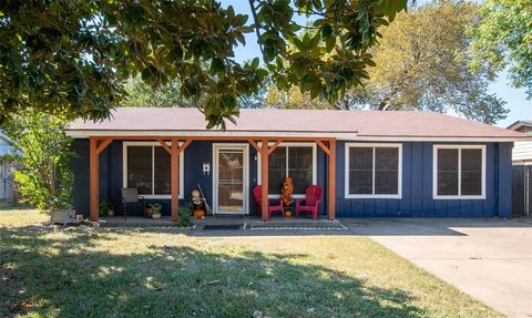 704 Clover Park Drive Arlington TX 76013
