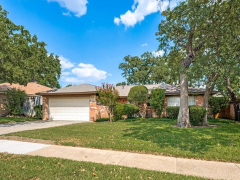 Photo of 2728 Meadow Green, Bedford, TX 76021 (MLS # 21374977)