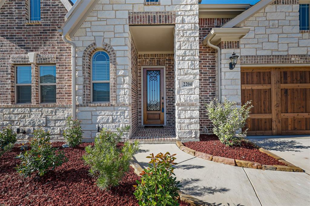 2204 Simpson Lane