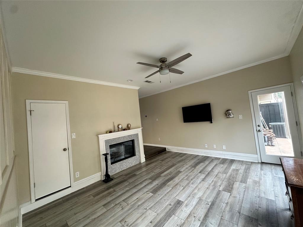 Oaks on Montfort - Residential