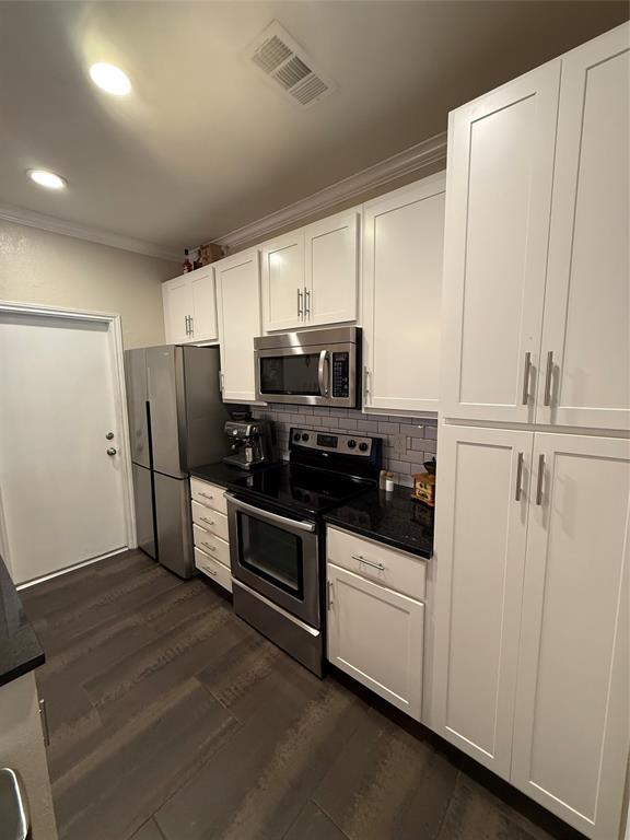Oaks on Montfort - Residential