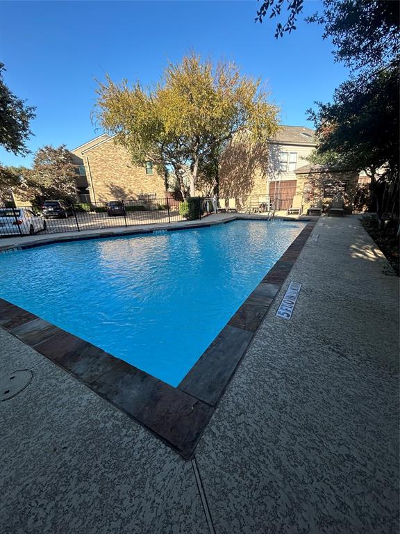 Oaks on Montfort - Residential