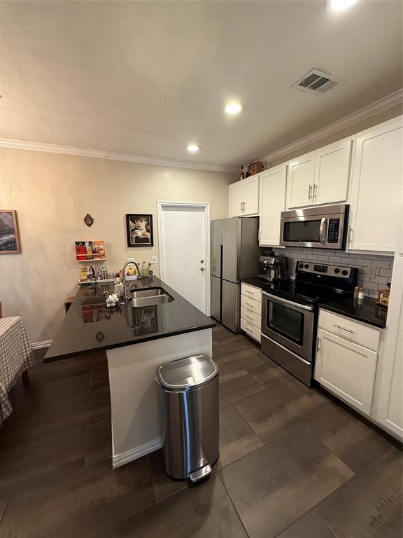 Oaks on Montfort - Residential