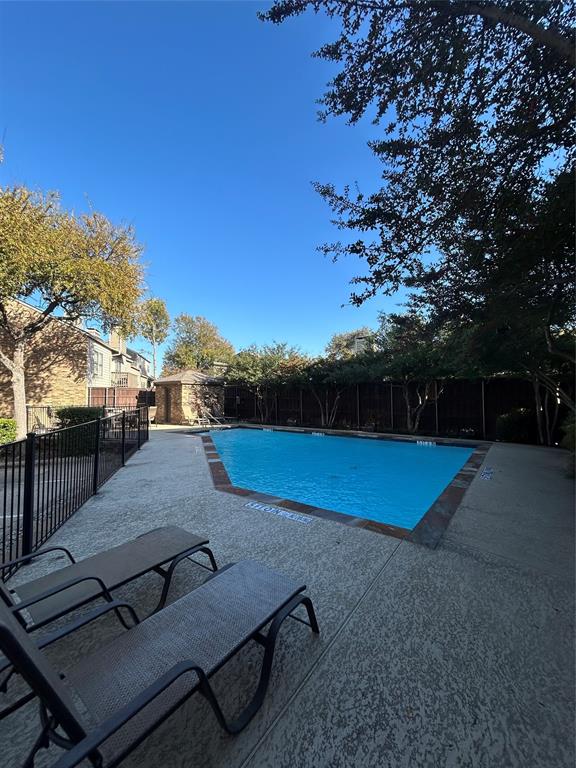 Oaks on Montfort - Residential