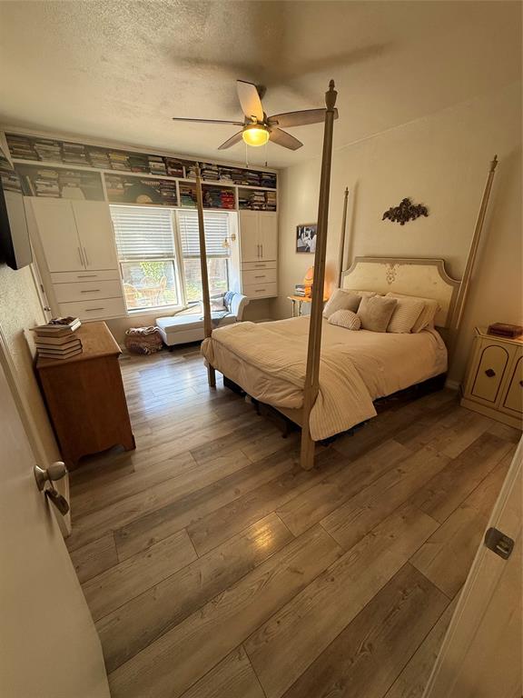 Oaks on Montfort - Residential