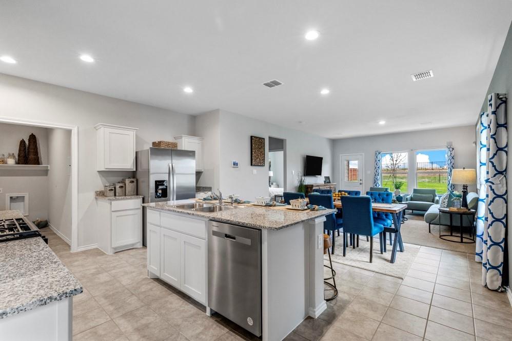 136 DAVIS Lane