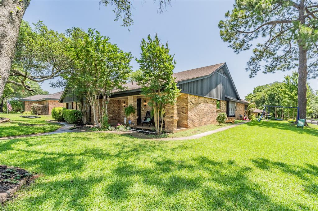 2211 Midhurst Drive