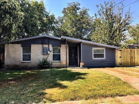612 S Andrews Avenue Sherman TX 75090
