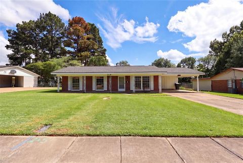 Photo of 2713 Hoyte Drive, Shreveport, LA 71118 (MLS # 21308384)