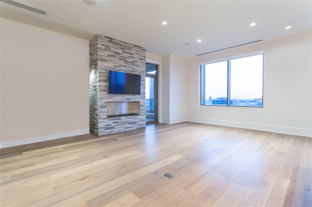 Stoneleigh Residences - Residential