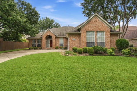 Photo of 5440 Lake Powell Drive, Fort Worth, TX 76137 (MLS # 21305462)
