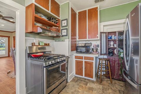 Tiny photo for 724 S Texas Street, De Leon, TX 76444 (MLS # 21210214)