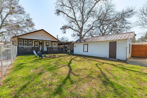 Tiny photo for 724 S Texas Street, De Leon, TX 76444 (MLS # 21210214)