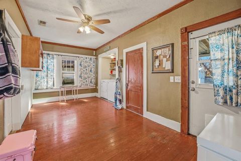 Tiny photo for 724 S Texas Street, De Leon, TX 76444 (MLS # 21210214)