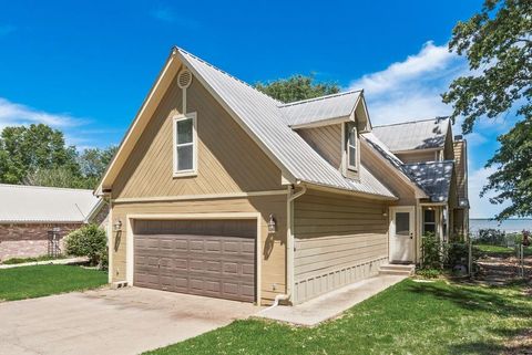 Photo of 1016 Shoreline Drive, West Tawakoni, TX 75474 (MLS # 21227244)