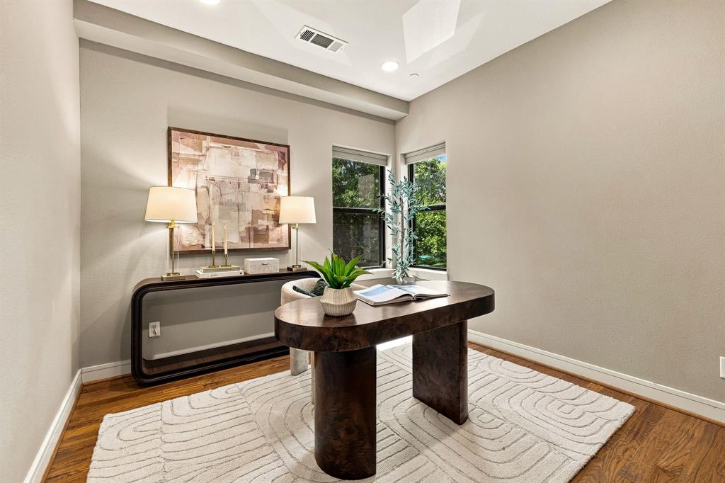 2127 Clark Street APT 106